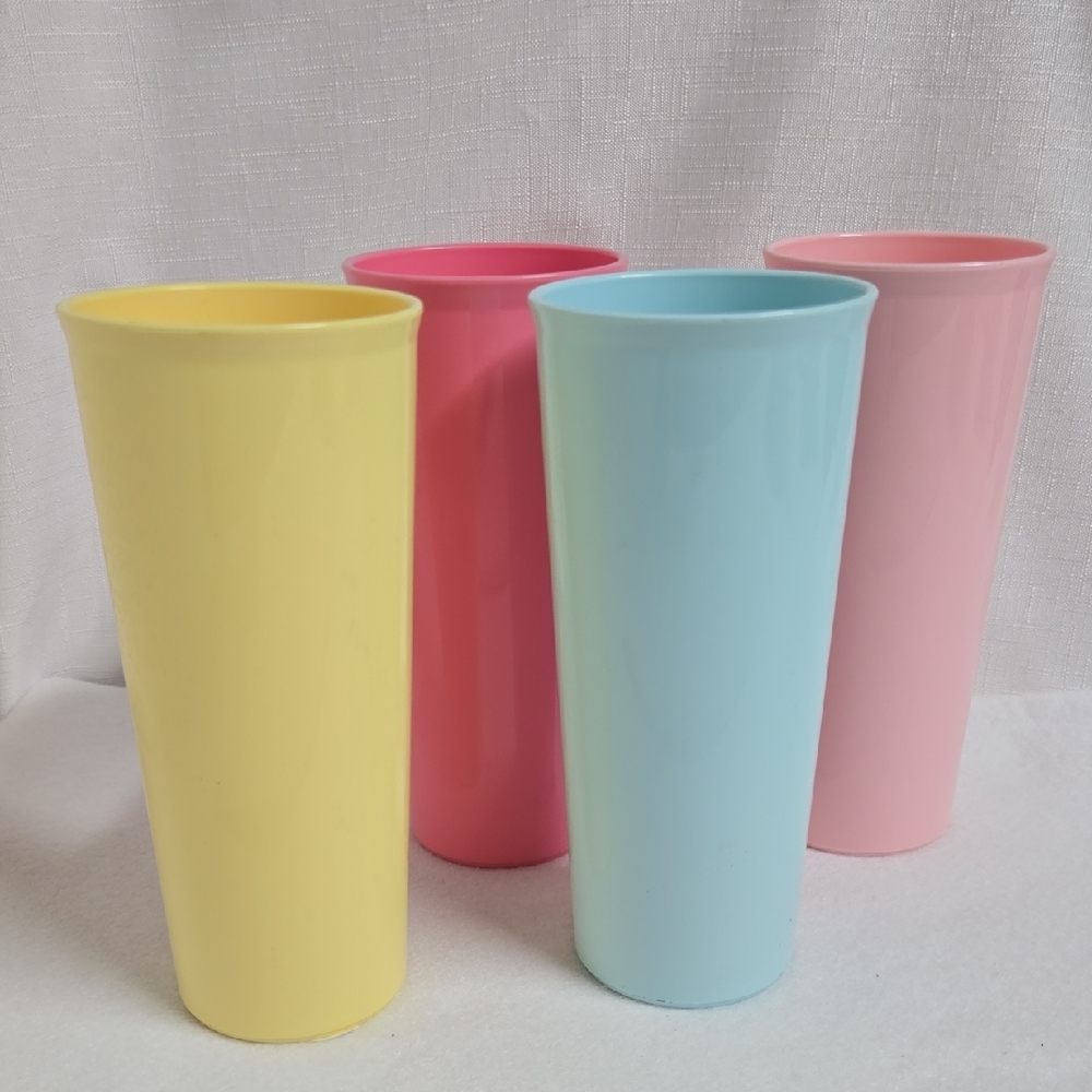 Pastel Tupperware 6½" Tumblers Set of 4 Different Colors Pink Yellow Blue  Drink